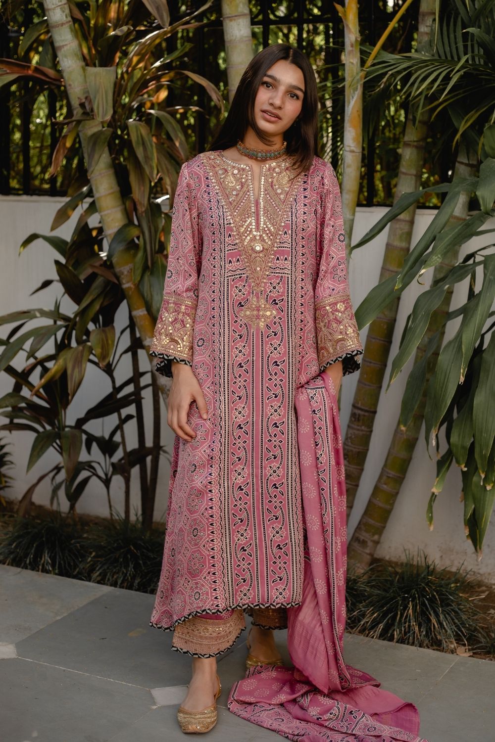 Noor set
