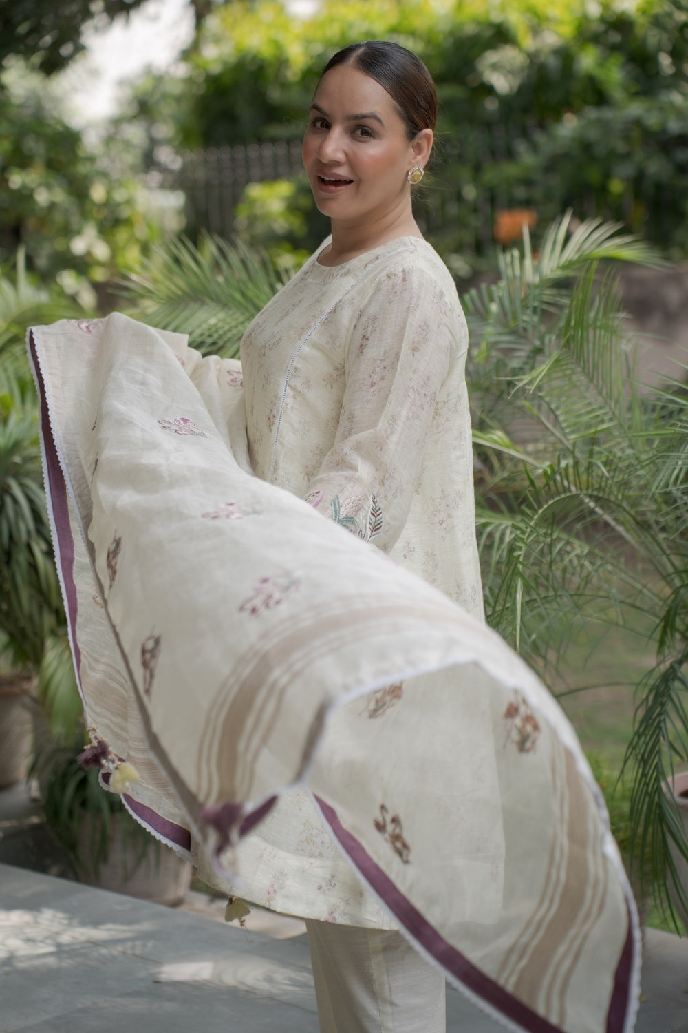 Ivory Whisper Set